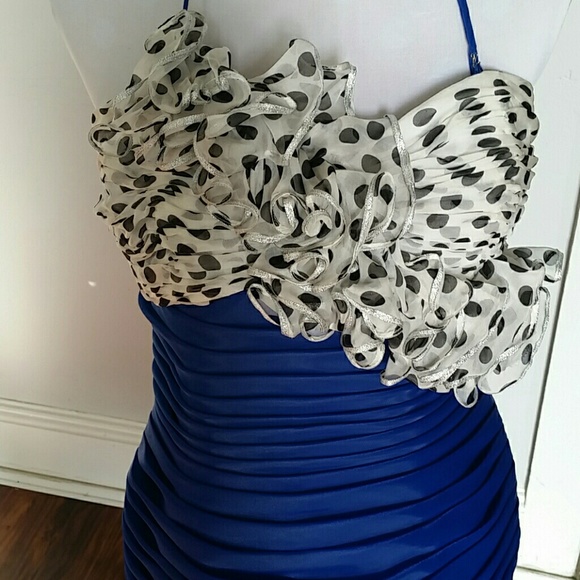 Dress - Picture 2 of 3